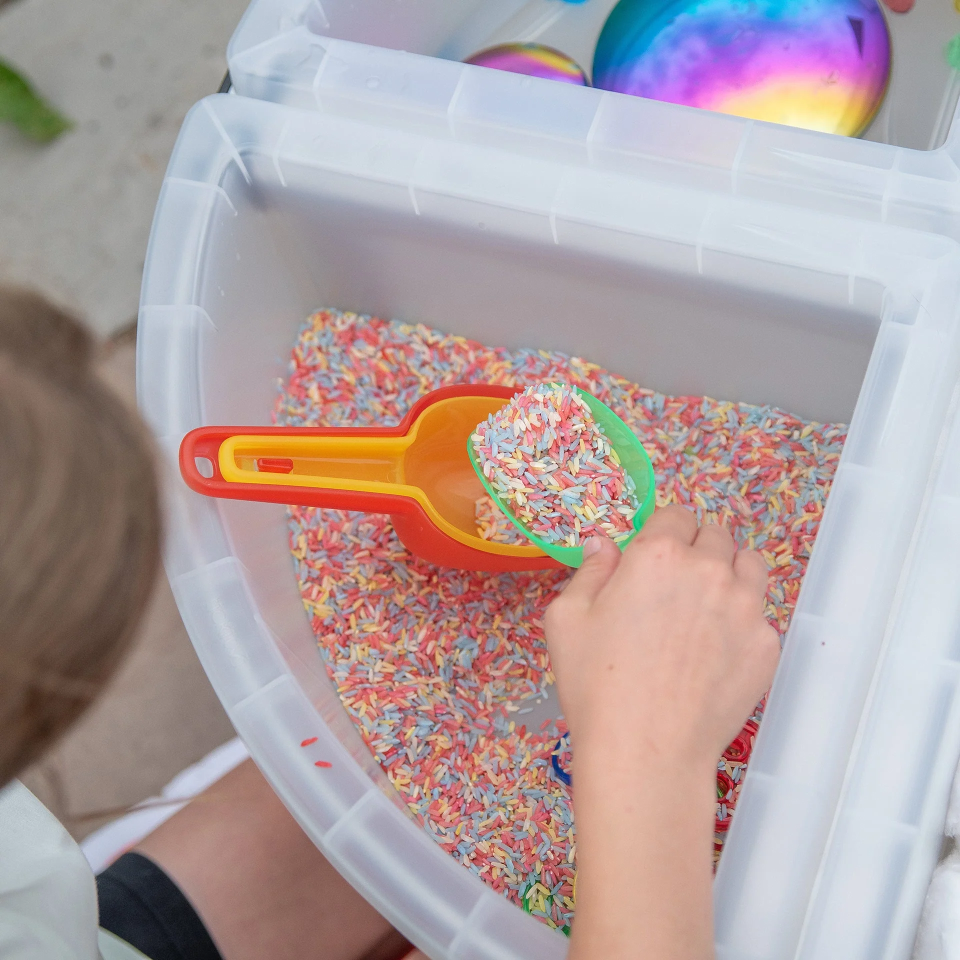 Scoop emboîtables de couleur translucide - Tickit