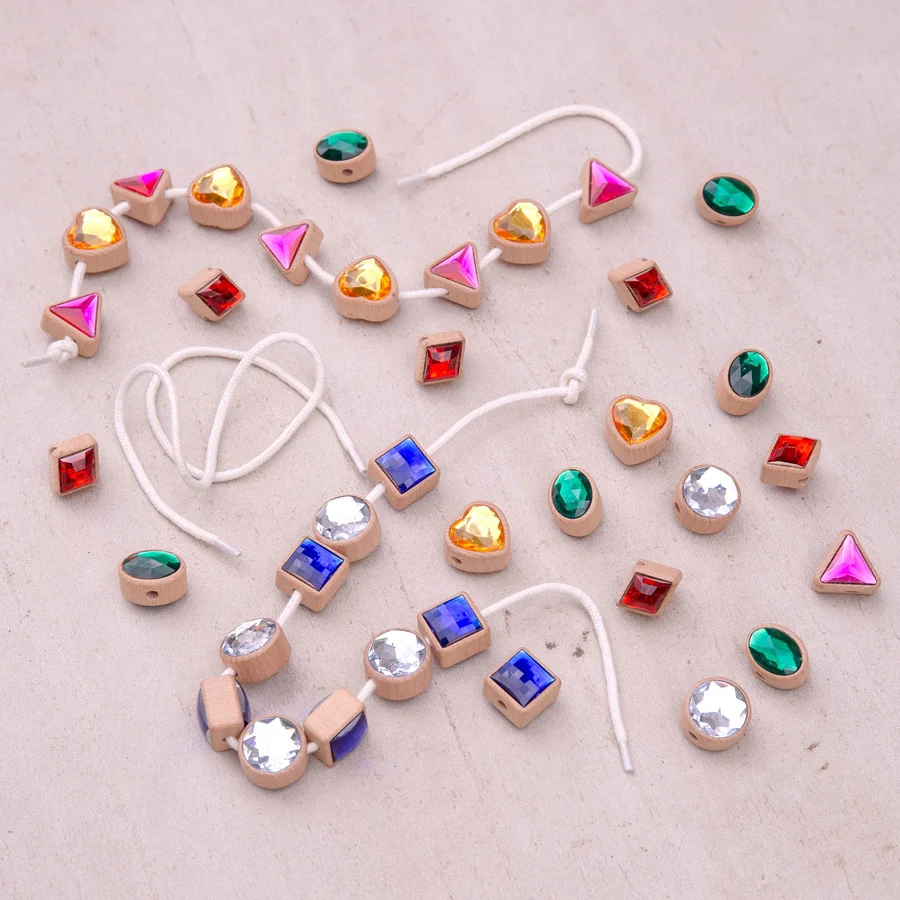 Bijoux à lacets (36pc) - Tickit